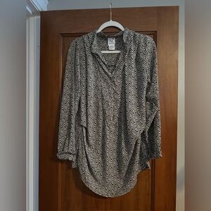 Black/Cream Chevron Women's Blouse